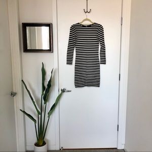 Black and white striped French connection dress. Size 6 (US)